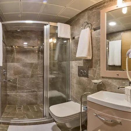 Hotel Grand Pamir 3*