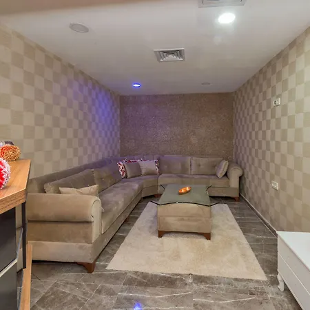 Hotel Grand Pamir