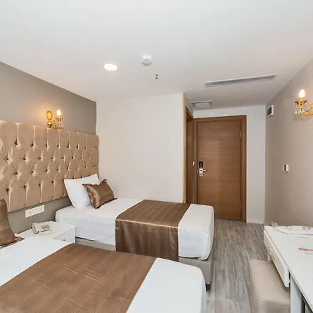 Hotel Grand Pamir 3*