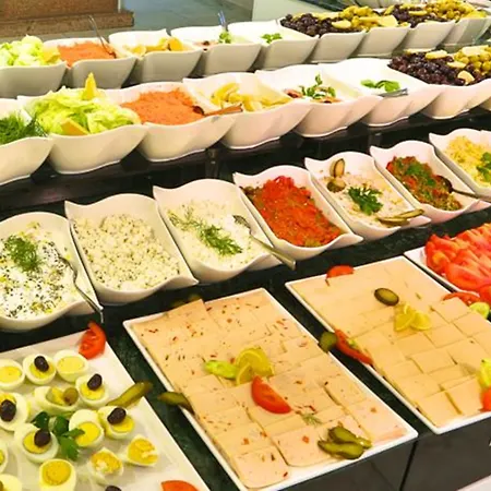 Grand Pamir Hotell 3*