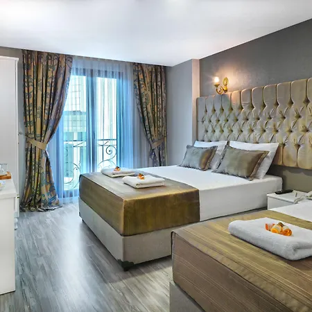 Hotel Grand Pamir 3*