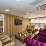 Grand Pamir מלון 3*