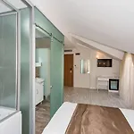 Grand Pamir מלון 3*